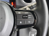 ◆アダプティブクルーズコントロール◆予め設定した車速内でクルマが自動的に加減速。前走車との適切な車間距離を維持しながら追従走行します。【LKAS】車線維持支援システムでステアリング操作を支援。