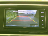 後方確認をサポートするモニター画面。駐車時の安全性と利便性を高める、頼れる相棒です。