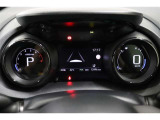 マルチインフォメーションディスプレイ付きのメーターです!エコ運転へ導く多彩な情報を表示してくれます。