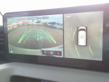 360度見えて安全安心に車庫入れをしていただけるアラウンドビューモニターを装備!