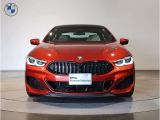 【キドニーグリル】BMWは約90年もの間、ほぼ全ての車両にひと目でBMWだと分かるこの特徴的なフロントグリルが備えられ、デザイン・アイコンとして親しまれてきました。