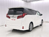 走りにこだわりながら収納力も持ち合わせたお車です。