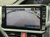 後方確認をサポートし、安全な運転に貢献。狭い場所での駐車や車庫入れも安心です。