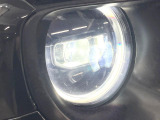 ●LEDヘッドライト:夜間走行時も良好な視界を確保し安心して運転できる高輝度LEDヘッドライトを装備!点灯速度が早く、消費電力も抑えられています。