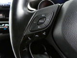 Bluetooth接続でハンドルを握ったままステアリングスイッチで電話のワイヤレス通信が可能です。