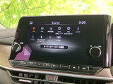 多彩なソースに対応し、快適なドライブをサポート。使いやすいインターフェースで、お気に入りの音楽や情報を楽しめます。ナビ連動も可能です。