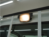 荷台ライト搭載で夜間作業もしやすくなっております。