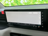 見やすい地図表示で、目的地へのナビゲーションもスムーズ。渋滞情報も確認でき、効率的な移動を支援します。