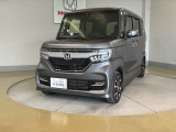 車名の由来:N-BOXの「N」は「New」「Nippon」「Norimono(乗り物)」「Next」のそれぞれの頭文字も含め「これからの新しい日本の乗り物を創造する」という意味合いを込めている。
