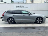 伸びやかなボディラインが魅力のV60です。