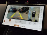 【3Dサラウンドカメラ(360&deg;カメラ)】全方位の死角となる部分や発進時・駐車時・細い路地からの運転などカメラを通してモニターで確認することが可能です。