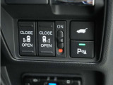 ◆両側電動スライドドア◆狭い駐車場でも乗り降りが楽々♪お子様が隣の車にドアを当ててしまう心配もございません!小さなお子様連れの方もこれで安心。
