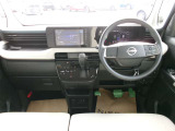 操作しやすい運転席廻り!操作パネルも使いやすい!!ドライブが楽しくなります!