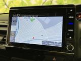 運転に集中できる見やすい地図画面です。目的地設定も簡単で、初めての場所でも安心です。渋滞情報も確認でき、スムーズな移動をサポートします。