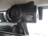 ☆ドラレコ☆いま、人気のカー用品といえば「ドライブレコーダー」です。愛車に取り付けることで映像と音声を記録してくれるドライブレコーダーは、事故の際に確かな証拠能力を発揮してくれます。