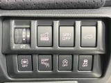 【パワーバックドア】スマートキーや運転席のボタンを押すだけでリアゲートが自動で開閉します!荷物を持っている時や、高い位置にあるバックドアを閉める際に便利な機能です♪