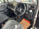 全方位モニター付メモリーナビゲーションスズキコネクト対応通信機装着車 4WD 新車未登録 フルセグTV 新品ETC 新品フロアマット 電動パーキング オートホールド オートマチックハイビーム CVT