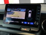 ■バックカメラ■ガイドラインが表示されるので、バック駐車が苦手な方でも安心です!ギアをリバースに入れれば自動的に切り換わりますので、面倒な操作も不要です♪狭い駐車場もお車を傷つけず安心ですね!