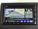リアワイドカメラシステム!従来の視野に加えて、後方側方を約180&deg;まで見えるワイドビューと、後方を真上から見たような視野で駐車時などに便利なトップダウンビューの3つの視野があります!