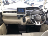【インパネ全体】手が届きやすく、どなたでも運転しやすいです。シンプルで使いやすい設計になっています!