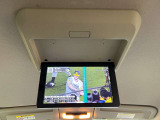【純正フリップダウンモニター】付き☆後部座席に座りながら大画面でTVやDVDをお楽しみいただけます♪
