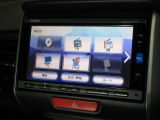 ナビゲーションは純正メモリーナビ(VXM-164VFi)を装着しております。AM、FM、CD、DVD再生、Bluetooth、フルセグTVがご使用いただけます。初めて訪れた場所でも安心ですね!