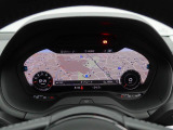 必要に応じてメーター内に地図や車両のインフォメーションなどを切り替え表示できるバーチャルコクピット