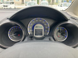 速度や回転数など、運転に必要な情報をわかりやすく表示。視認性の高いメーターで、安全運転をサポートします。一目で状況が把握できます。