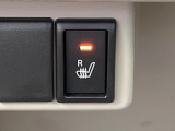 【シートヒーター】寒い日に重宝するシートヒーター!エアコンより早く温まってくれるので寒がりの人も安心ですね♪エアコンの温風は乾燥するから苦手、という方にもをおすすめです。