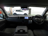 スタイリッシュにスマートに、がコンセプトのインストルメントパネル。運転のしやすさと使いやすさを追求しました。