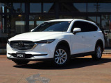 ワイドなフロントグリルとシャープなヘッドライトが特徴的な、CX-8らしいスタイリッシュな顔つきです。