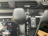 タッチパネル式オートエアコン、お掃除もサッと拭くだけで完了です。