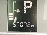 こちらのお車は走行約6万キロですが、こまめなメンテナンスで内外装共にキレイ☆まだまだ現役で走れるお得な1台です(^^ゞ