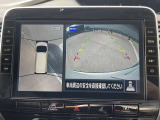 アラウンドビューモニターです☆車の前後左右にカメラがついており駐車時には上から車を見たような画面が見れますので、4方向の状況を確認することができる便利な機能です☆