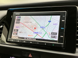 見やすい地図画面で、スムーズなナビゲーションを実現。渋滞情報もリアルタイムで確認できます。安全運転をサポートします。