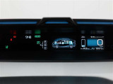 展示車は全てトヨタの車を知り尽くしたエキスパートが基本性能に関わる機能や状態を徹底的にチェックしています。消耗部品の事前交換など法定12ヶ月点検相当の点検・整備を必ず実施しています。