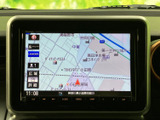 運転に必要な情報を一目で確認できる、使いやすいナビゲーションシステム。快適なドライブをサポートします。