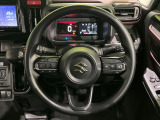 【ステアリングスイッチ】運転中、前方から目線をそらすことなく、オーディオ等の操作が可能な便利機能!安心&快適なドライブを演出してくれます♪