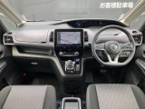 前席内装の全体像です。是非実車をご覧になってください☆