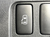 【パワースライドドア】スマートキーや運転席のスイッチでスライドドアの開閉が可能♪電動だから力を入れてドアを開ける必要が無く、小さいお子様でも、重い荷物を持っている時もラクに開け閉めできます♪