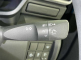 【オートライト】車外の明るさに応じて自動的にライトの点灯・消灯をしてくれます