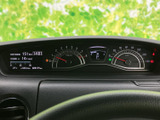 視認性の高いメーター類で、運転状況をしっかり把握できます。直感的に操作できるデザインで、安全運転をサポートします。