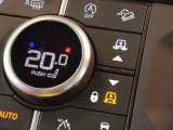 ディフェンダー 110 X ダイナミック HSE 3.0L D300 ディーゼル 4WD 