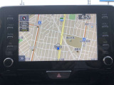 トヨタ純正メモリーナビ装着車。 大型画面で見やすく使いやすいですよ。 トヨタ純正ならではの、シンプル・カンタン操作です。
