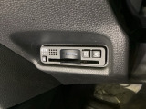 ハンドルの左下にETCがついています。高速道路の料金所の通過も楽々です。 カードの取り出しもしやすい場所についています。