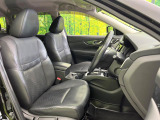運転席シート廻りは使用感も少なく、良好な状態となっています。前オーナー様が丁寧に使っていたことがよくわかりますね。