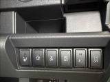 シートヒーターやアイドリングストップの他、様々な機能が充実しています。
