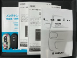 スマートキーは鍵をバッグに入れたままでもドアロックの開閉やエンジンのON・OFFができます。夜間や雨の日も鍵を探さなくて良いので便利です。