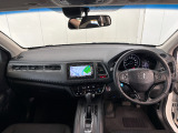 見通しの良い運転席回りとなっておりますので安心して運転をして頂けます!窓が大きいので明るく開放的な室内です