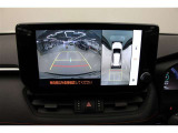 パノラミックビューモニター付きです。車両を上から見たような映像をディスプレイオーディオ画面に表示。運転席からの目視だけでは見にくい、車両周辺の状況をリアルタイムでしっかり確認できます。
